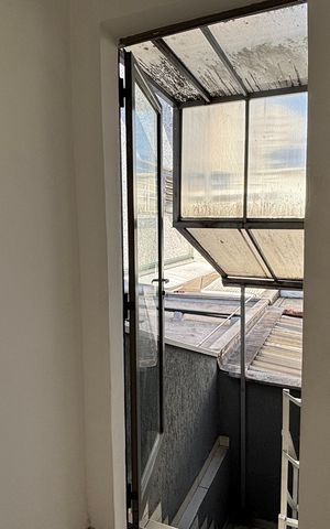 Casa à venda com 130m², 2 quartos e 1 vaga Casa à venda com 130m², 2 quartos e 1 vagaEscritório