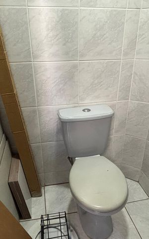 Casa à venda com 130m², 2 quartos e 1 vaga Casa à venda com 130m², 2 quartos e 1 vagaBanheiro de serviço