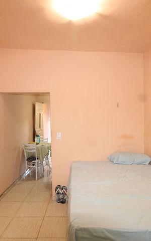 Casa à venda com 40m², 2 quartos e sem vagaSala