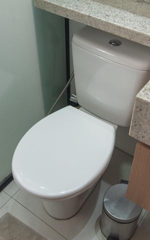 Apartamento à venda com 49m², 2 quartos e 2 vagas Apartamento à venda com 49m², 2 quartos e 2 vagasBanheiro da Suite
