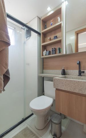 Apartamento à venda com 49m², 2 quartos e 2 vagas Apartamento à venda com 49m², 2 quartos e 2 vagasBanheiro da Suite