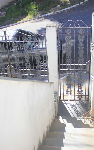 Casa à venda com 140m², 3 quartos e 2 vagasGaragem/Quintal 