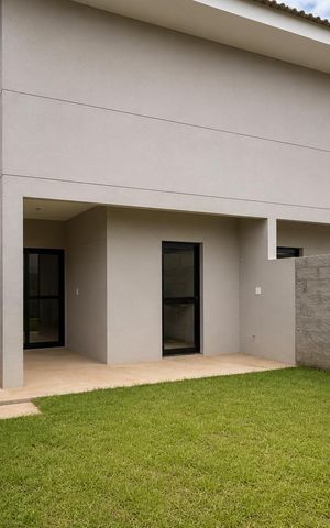 Casa de condomínio à venda com 89m², 2 quartos e 2 vagas Casa de condomínio à venda com 89m², 2 quartos e 2 vagasÁrea externa