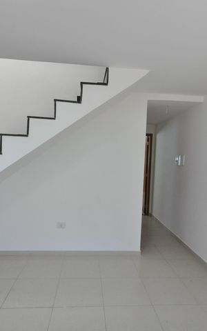 Casa à venda com 142m², 3 quartos e 3 vagasSala