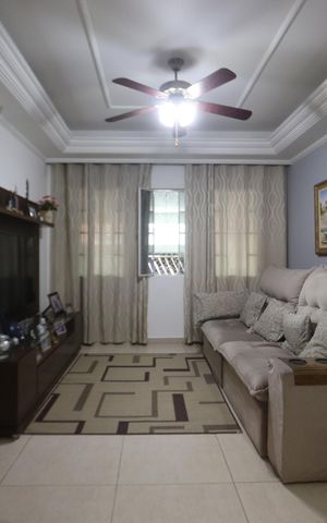 Casa à venda com 196m², 3 quartos e 2 vagasSala