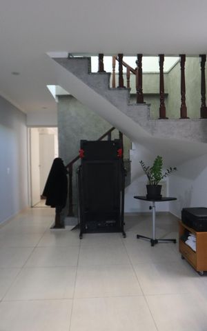 Casa à venda com 196m², 3 quartos e 2 vagasSala