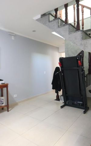 Casa à venda com 196m², 3 quartos e 2 vagasSala