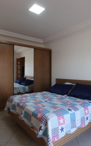 Casa à venda com 196m², 3 quartos e 2 vagasSuíte