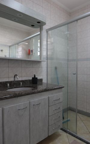 Casa à venda com 196m², 3 quartos e 2 vagasBanheiro da Suíte