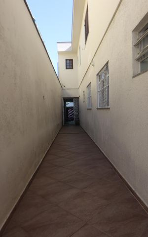 Casa à venda com 196m², 3 quartos e 2 vagasQuintal e Corredor Lateral