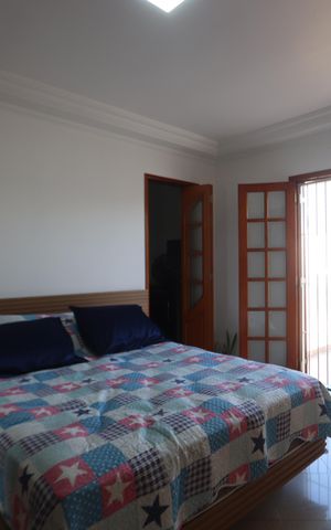 Casa à venda com 196m², 3 quartos e 2 vagasSuíte