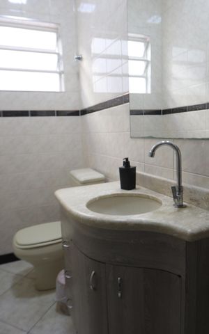 Casa à venda com 196m², 3 quartos e 2 vagasLavabo