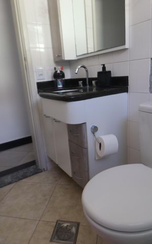 Casa à venda com 196m², 3 quartos e 2 vagasBanheiro Social