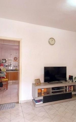 Casa à venda com 99m², 2 quartos e 1 vaga Casa à venda com 99m², 2 quartos e 1 vagaSala