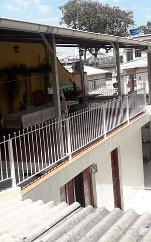 Casa à venda com 70m², 2 quartos e 4 vagas Casa à venda com 70m², 2 quartos e 4 vagasÁrea externa