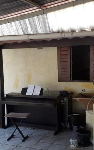 Casa à venda com 70m², 2 quartos e 4 vagas Casa à venda com 70m², 2 quartos e 4 vagasÁrea externa
