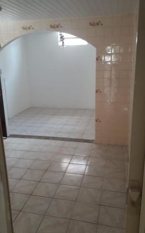 Casa à venda com 70m², 2 quartos e 4 vagas Casa à venda com 70m², 2 quartos e 4 vagasCozinha
