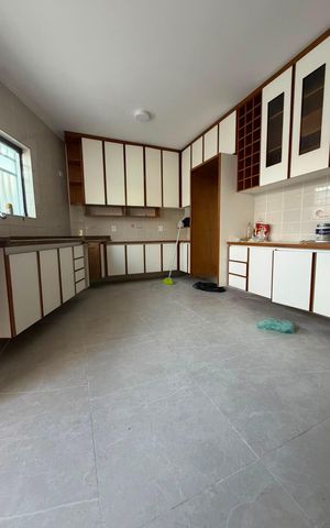 Casa à venda com 187m², 4 quartos e 3 vagas Casa à venda com 187m², 4 quartos e 3 vagasCozinha