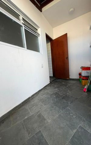 Casa à venda com 187m², 4 quartos e 3 vagas Casa à venda com 187m², 4 quartos e 3 vagasÁrea externa