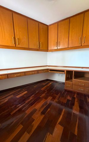 Casa à venda com 187m², 4 quartos e 3 vagas Casa à venda com 187m², 4 quartos e 3 vagasQuarto
