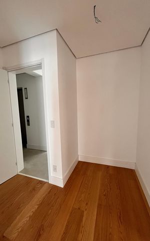 Apartamento à venda com 156m², 3 quartos e 3 vagas Apartamento à venda com 156m², 3 quartos e 3 vagasQuarto