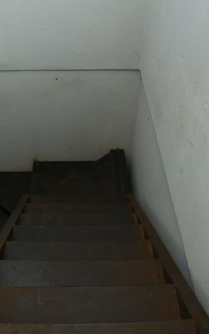 Casa à venda com 210m², 5 quartos e 4 vagasEscada