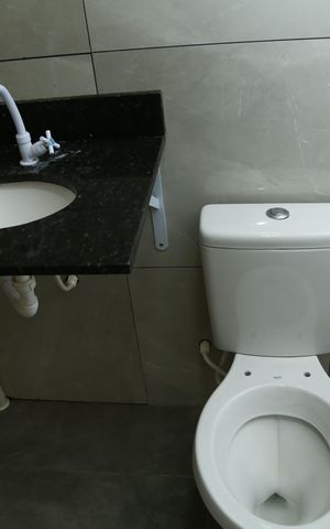 Casa à venda com 210m², 5 quartos e 4 vagasBanheiro - andar inferior