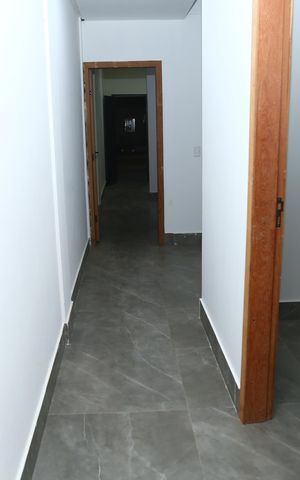 Casa à venda com 210m², 5 quartos e 4 vagasCorredor 
