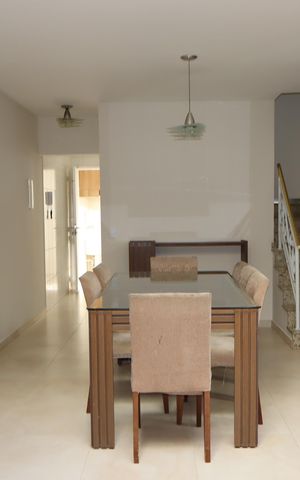 Casa à venda com 152m², 3 quartos e 2 vagasSala
