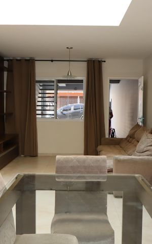 Casa à venda com 152m², 3 quartos e 2 vagasSala