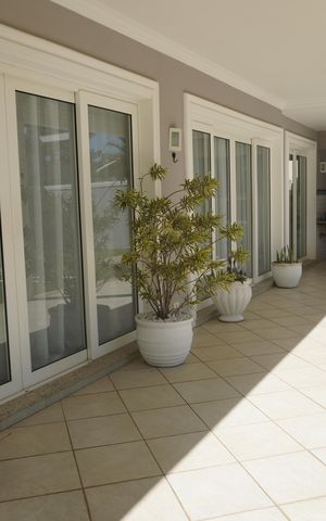 Casa de condomínio para alugar com 455m², 4 quartos e 6 vagasÁrea Externa