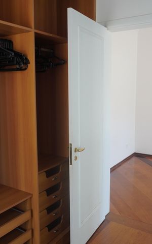 Casa de condomínio para alugar com 455m², 4 quartos e 6 vagasCloset da suíte 1