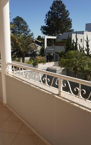 Casa de condomínio para alugar com 455m², 4 quartos e 6 vagasSacada