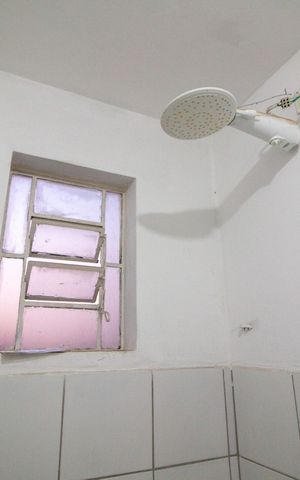 Casa para alugar com 124m², 2 quartos e 1 vaga Casa para alugar com 124m², 2 quartos e 1 vagaBanheiro