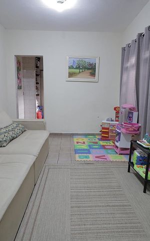 Casa à venda com 142m², 3 quartos e 2 vagas Casa à venda com 142m², 3 quartos e 2 vagasSala