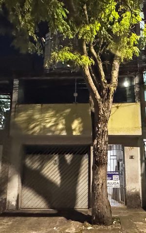 Casa para alugar com 120m², 3 quartos e sem vaga Casa para alugar com 120m², 3 quartos e sem vagaFachada