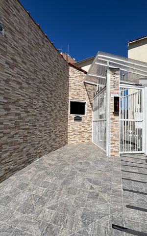 Apartamento para alugar com 50m², 2 quartos e 1 vaga Apartamento para alugar com 50m², 2 quartos e 1 vagaFachada com Placa