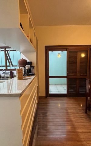 Casa à venda com 200m², 4 quartos e 1 vaga