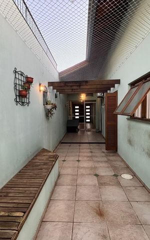 Casa à venda com 200m², 4 quartos e 1 vaga