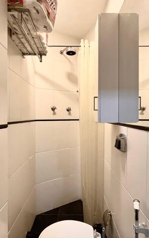 Apartamento à venda com 68m², 1 quarto e sem vaga Apartamento à venda com 68m², 1 quarto e sem vagaBanheiro de serviço