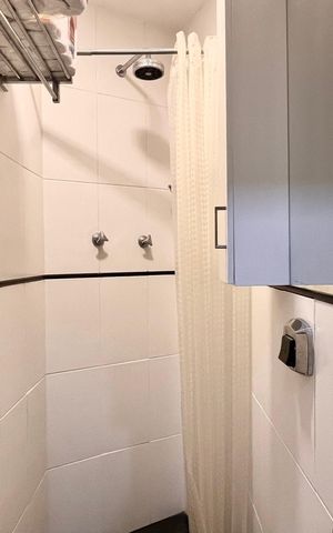 Apartamento à venda com 68m², 1 quarto e sem vaga Apartamento à venda com 68m², 1 quarto e sem vagaBanheiro de serviço