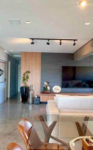 Apartamento à venda com 200m², 3 quartos e 3 vagas Apartamento à venda com 200m², 3 quartos e 3 vagasSala de Jantar