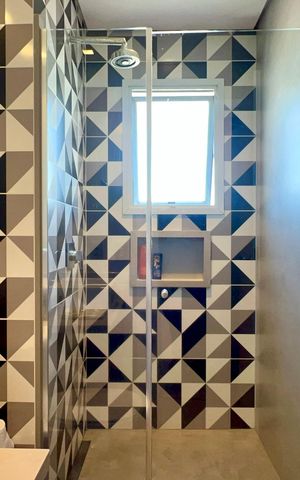 Apartamento à venda com 200m², 3 quartos e 3 vagas Apartamento à venda com 200m², 3 quartos e 3 vagasBanheiro da Suíte 2