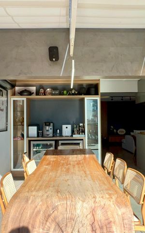 Apartamento à venda com 200m², 3 quartos e 3 vagas Apartamento à venda com 200m², 3 quartos e 3 vagasVaranda Gourmet
