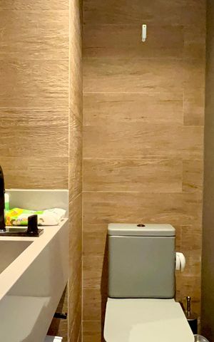 Apartamento à venda com 200m², 3 quartos e 3 vagas Apartamento à venda com 200m², 3 quartos e 3 vagasLavabo