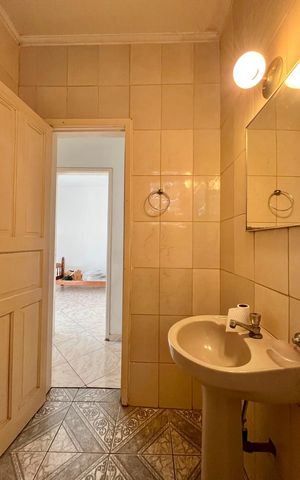 Casa à venda com 300m², 2 quartos e 4 vagasBanheiro