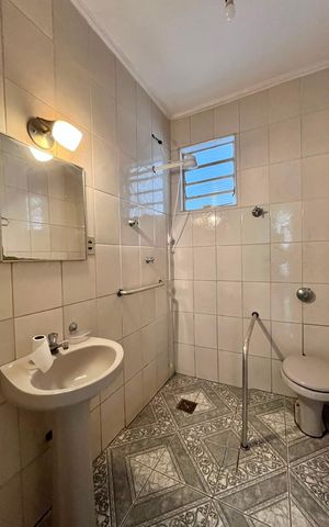 Casa à venda com 300m², 2 quartos e 4 vagasBanheiro
