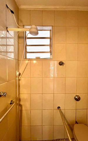 Casa à venda com 300m², 2 quartos e 4 vagasBanheiro