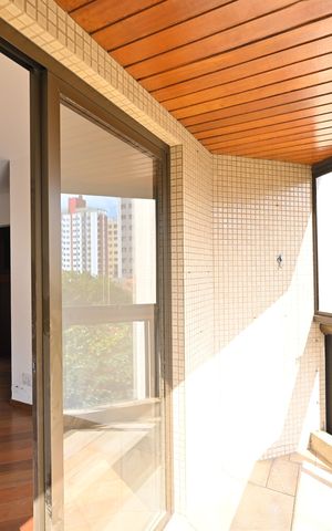 Apartamento à venda com 82m², 2 quartos e 2 vagasVaranda