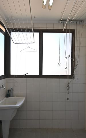 Apartamento à venda com 82m², 2 quartos e 2 vagasLavanderia